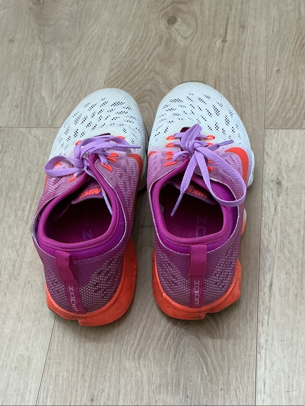 Nike Womens Zoom Fit White Sneakers with Purple Trim and Orange Swoosh - Picture 4 of 4